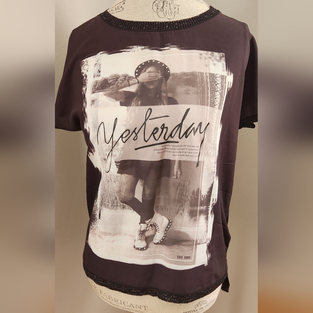 ONLY short sleeve mixed fabric graphic print "Yesterday" top in size S